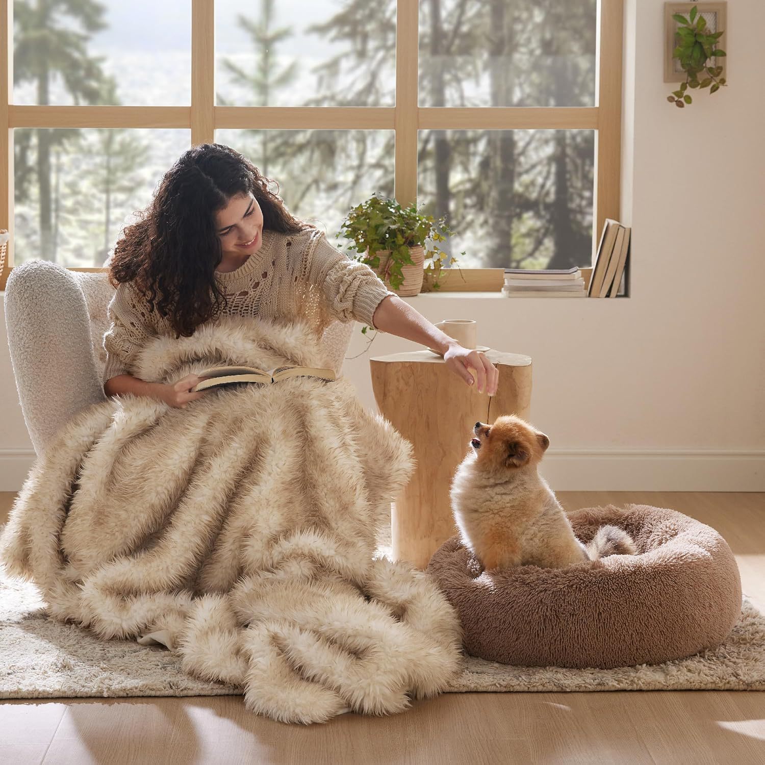 Solid Color Non Slip Fluffy Round Pet Bed